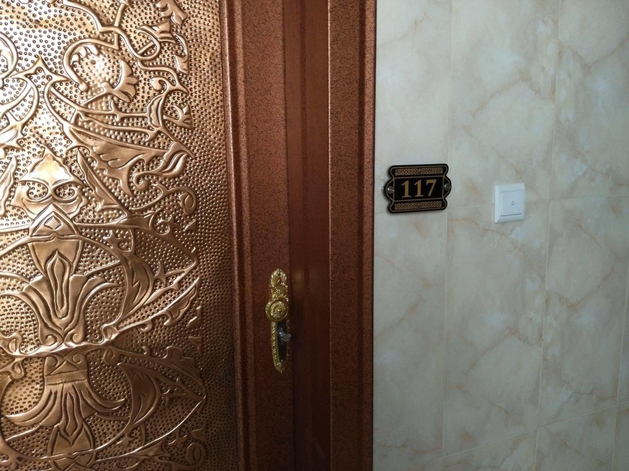 Aram Room Riyadh Exteriör bild